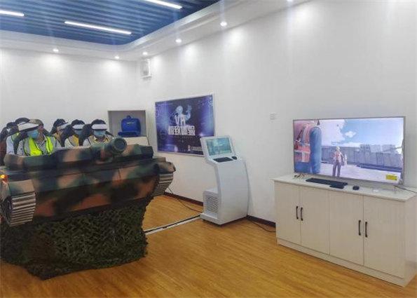 青島自貿片區?中德生態園建筑工人全員體驗式安全教育培訓在榮華(青島)建科“省級建筑施工安全和裝配式施工體驗式教育基地”體驗館內正式啟動(圖5) 青島自貿片區?中德生態園建筑工人全員體驗式安全教育培訓在榮華(青島)建科“省級建筑施工安全和裝配式施工體驗式教育基地”體驗館內正式啟動(圖5)